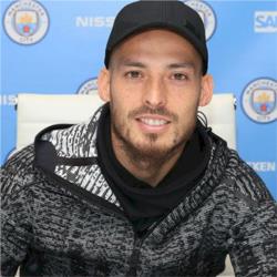 David Silva signs one-year contract extension