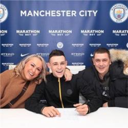 Phil Foden signs contract extension until 2024